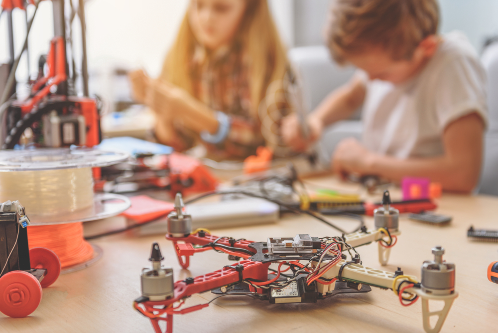 How to Build a Working DIY Drone on Your Own (2019）